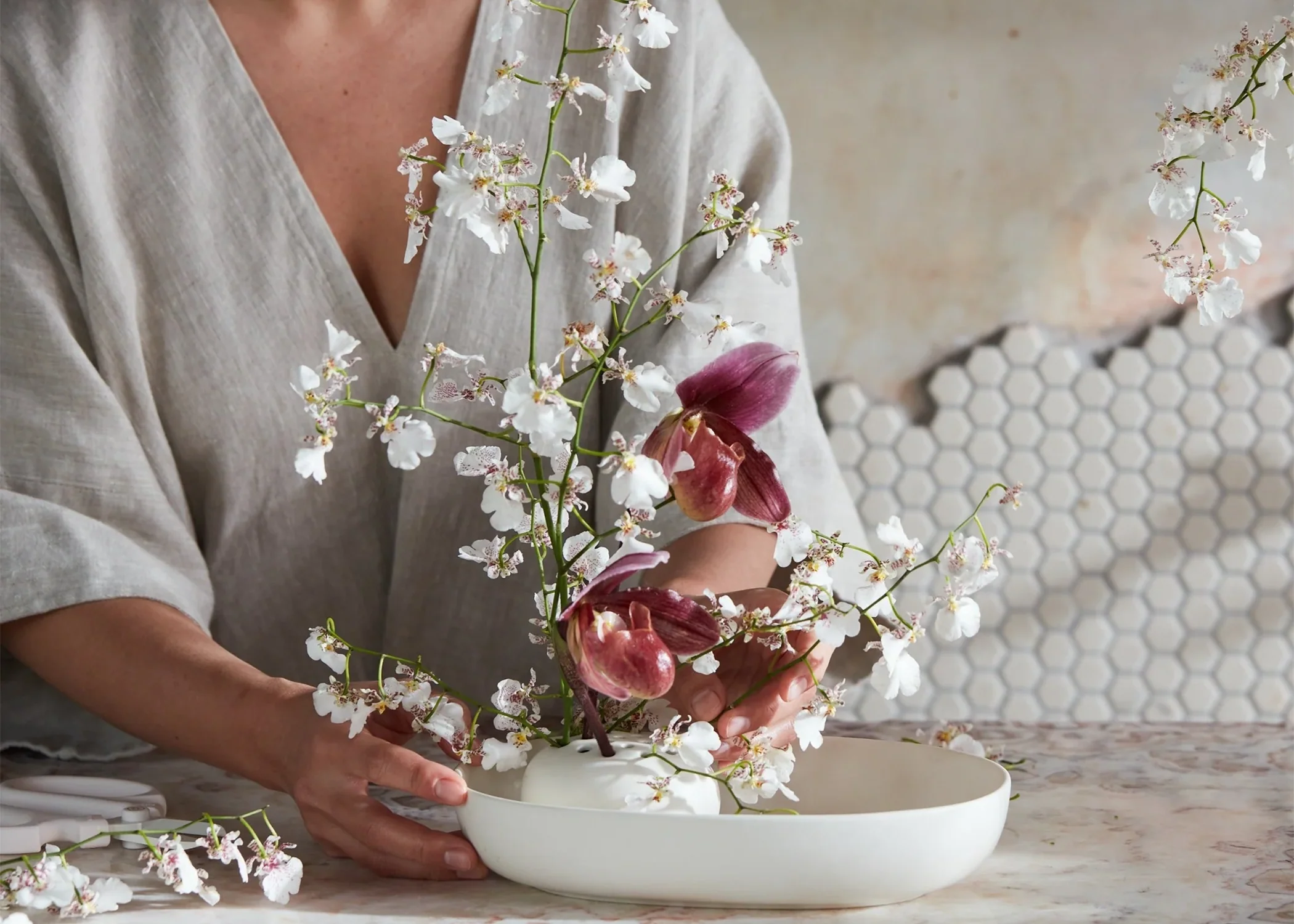 Ceramic Oval Flower Frog - Image 2