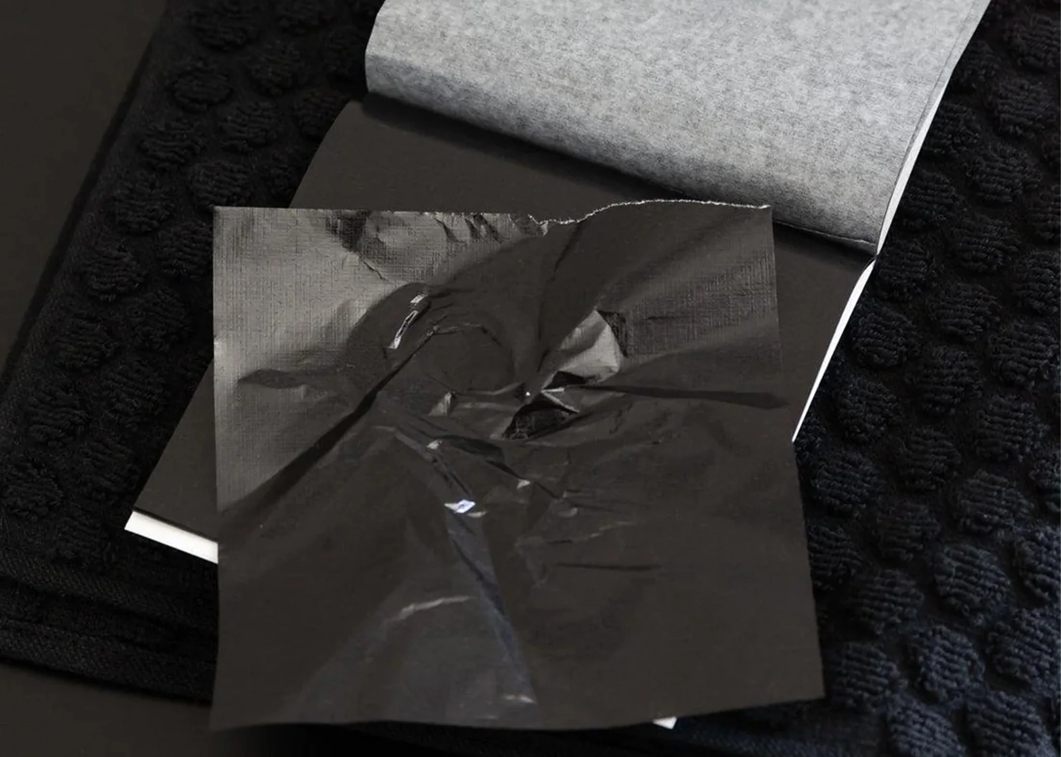 Charcoal Oil Blotting Paper - Image 3
