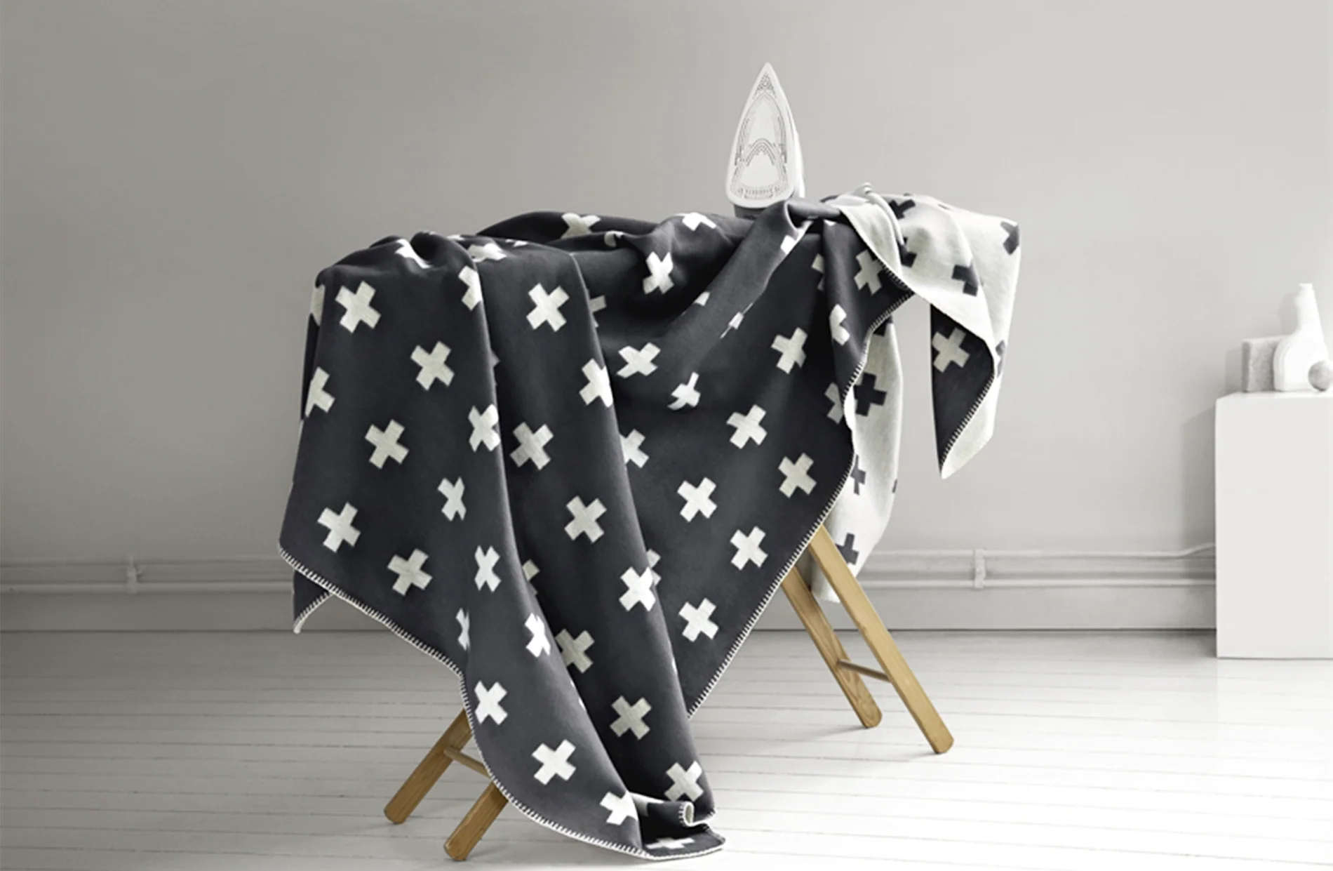 Swedish Cross Blanket - Image 4