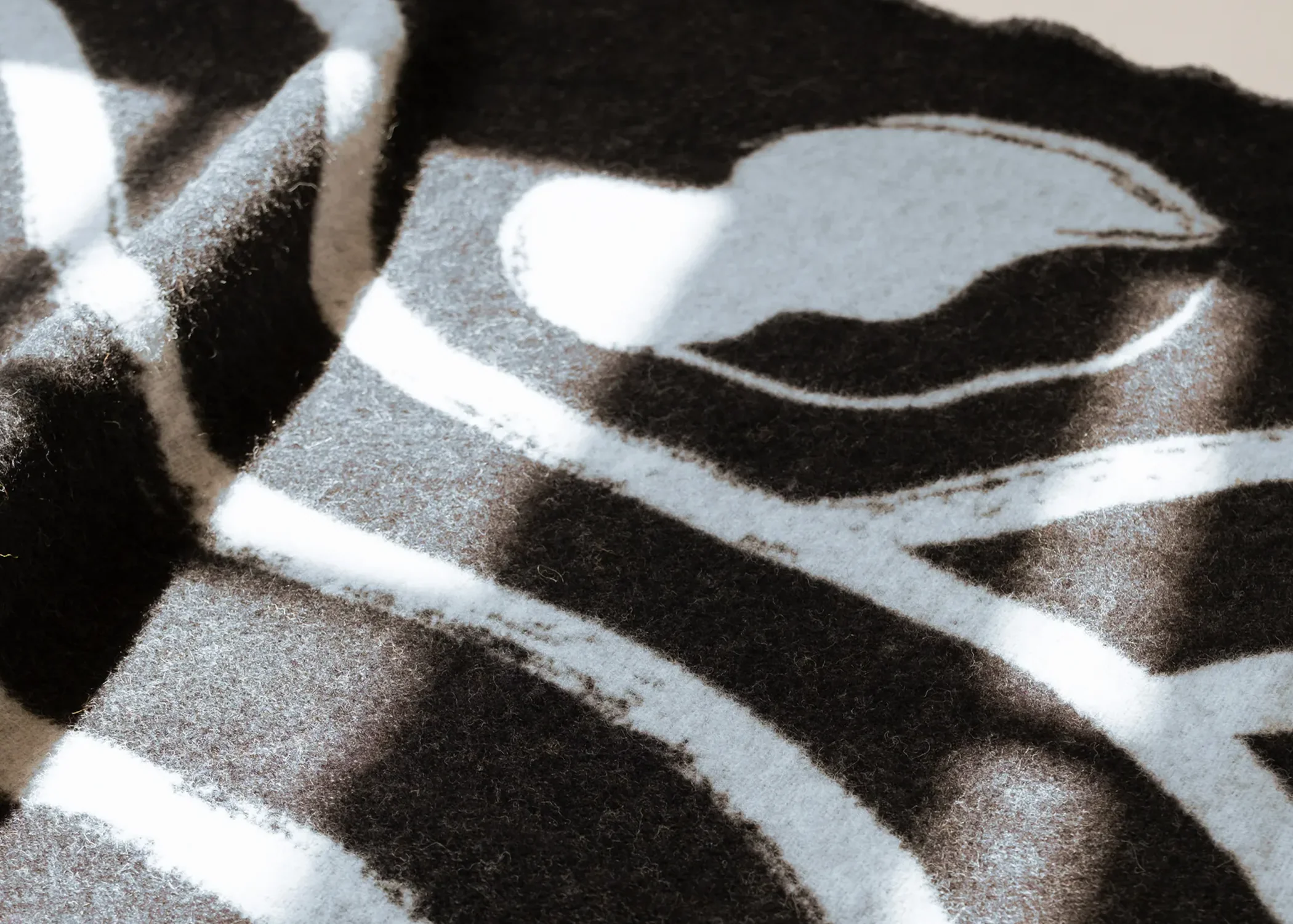 Dove Wool Throw - Image 3