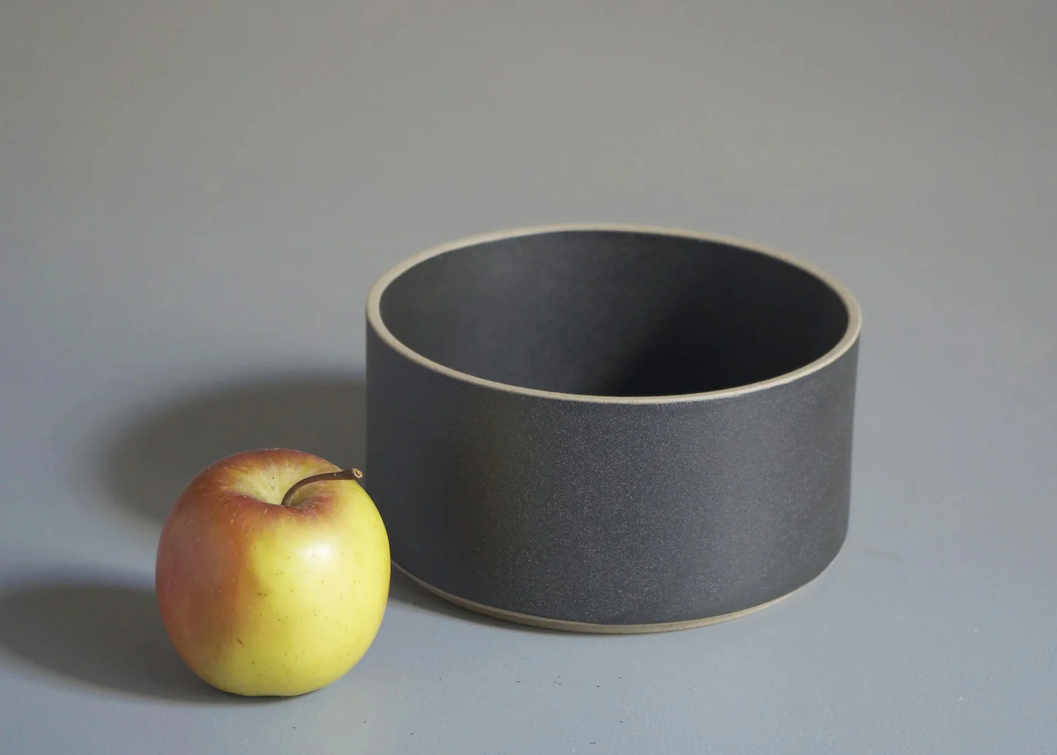 Hasami Tall Cup/Bowl - Black - Image 5