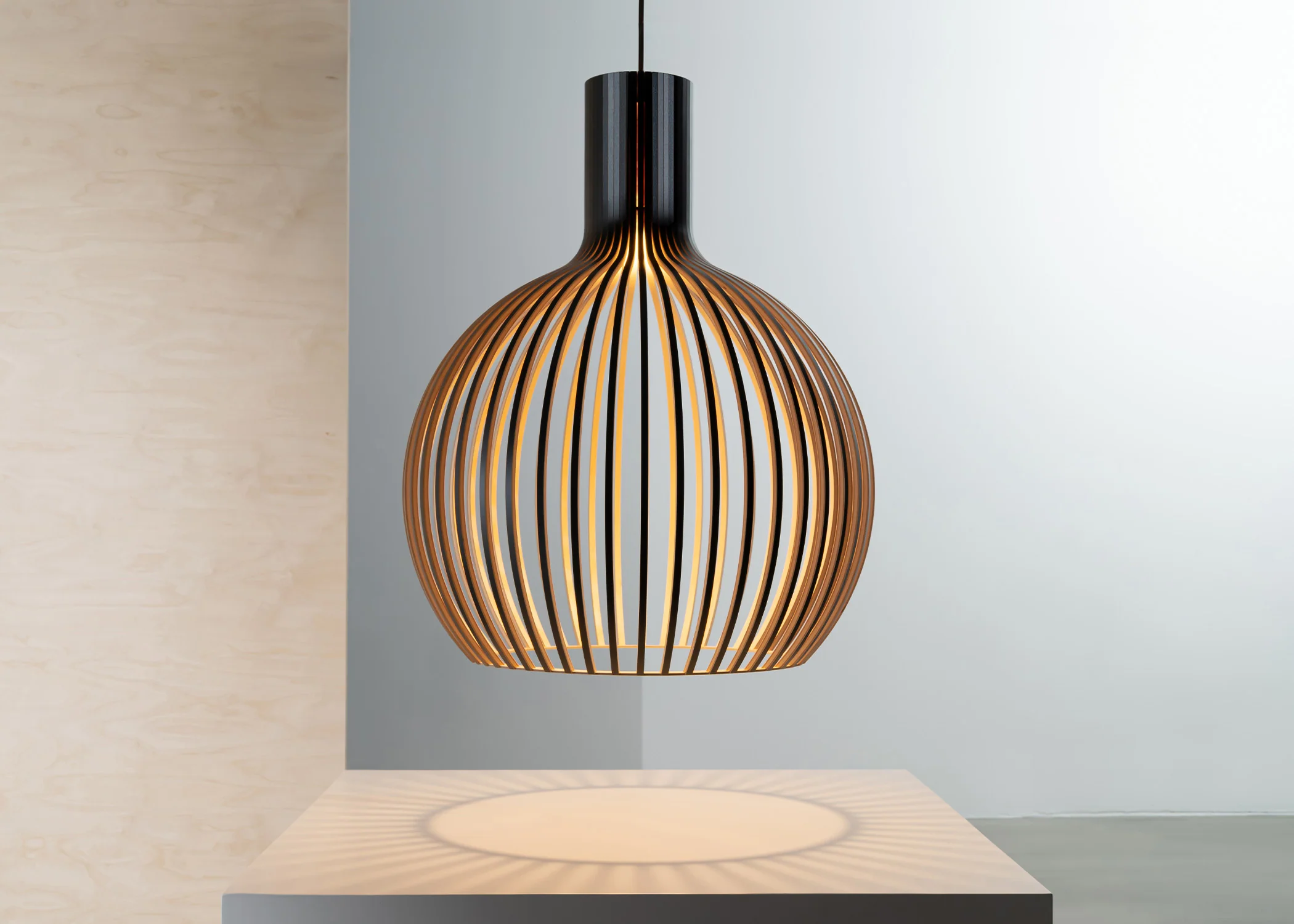 Octo 4240 Pendant - Black - Image 2
