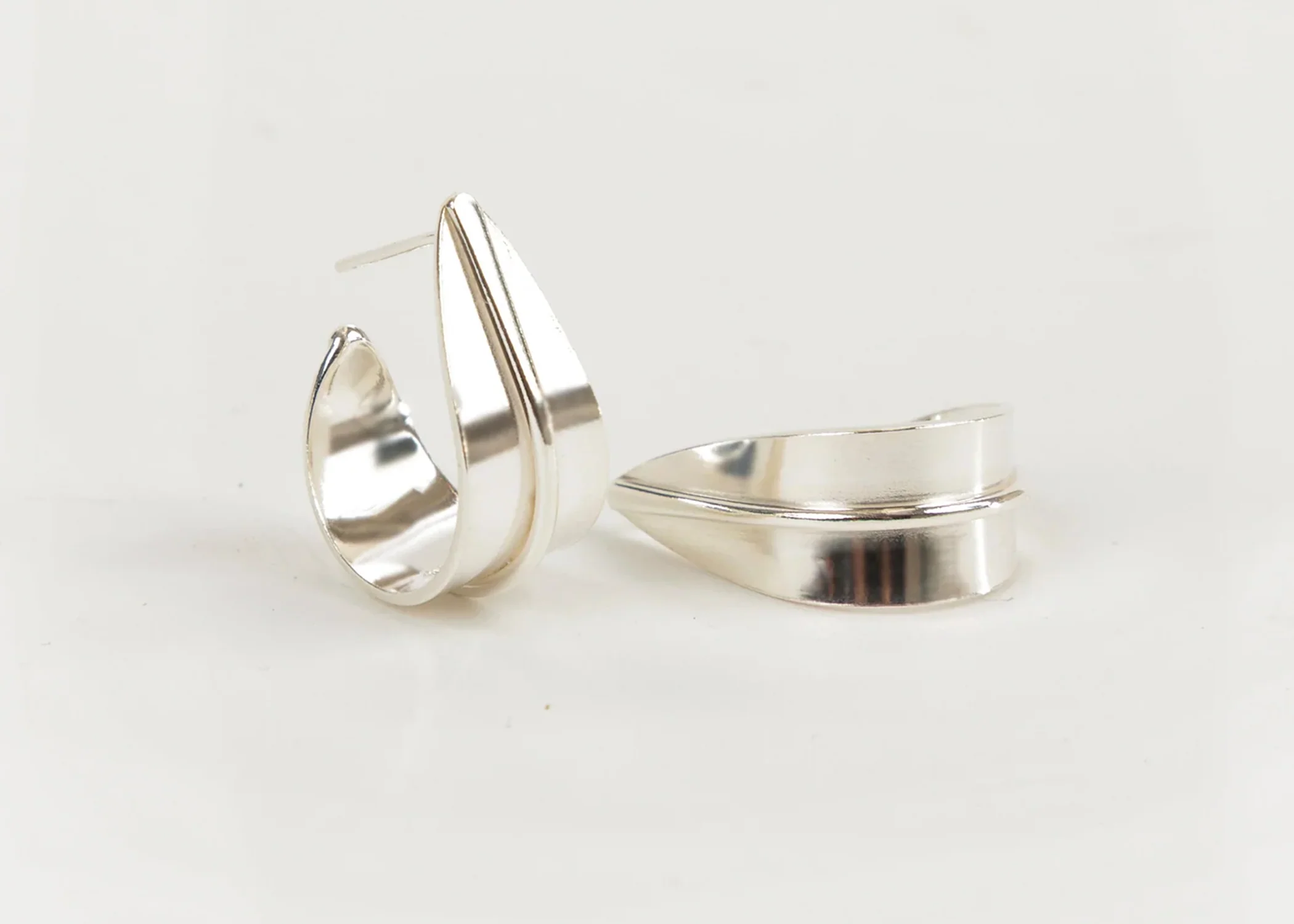 Palm Leaf Hoop Earrings - Image 2
