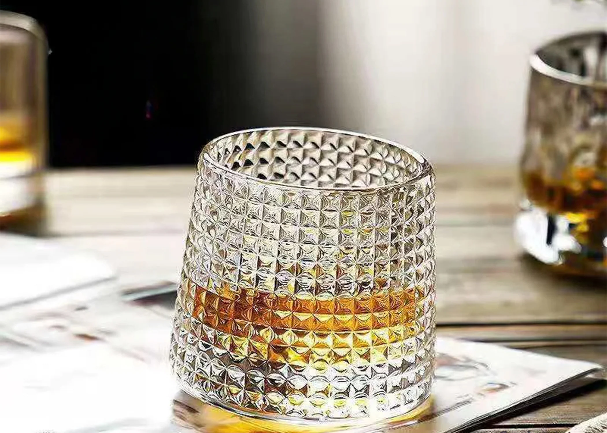 Rotating Glass Tumbler - Image 4