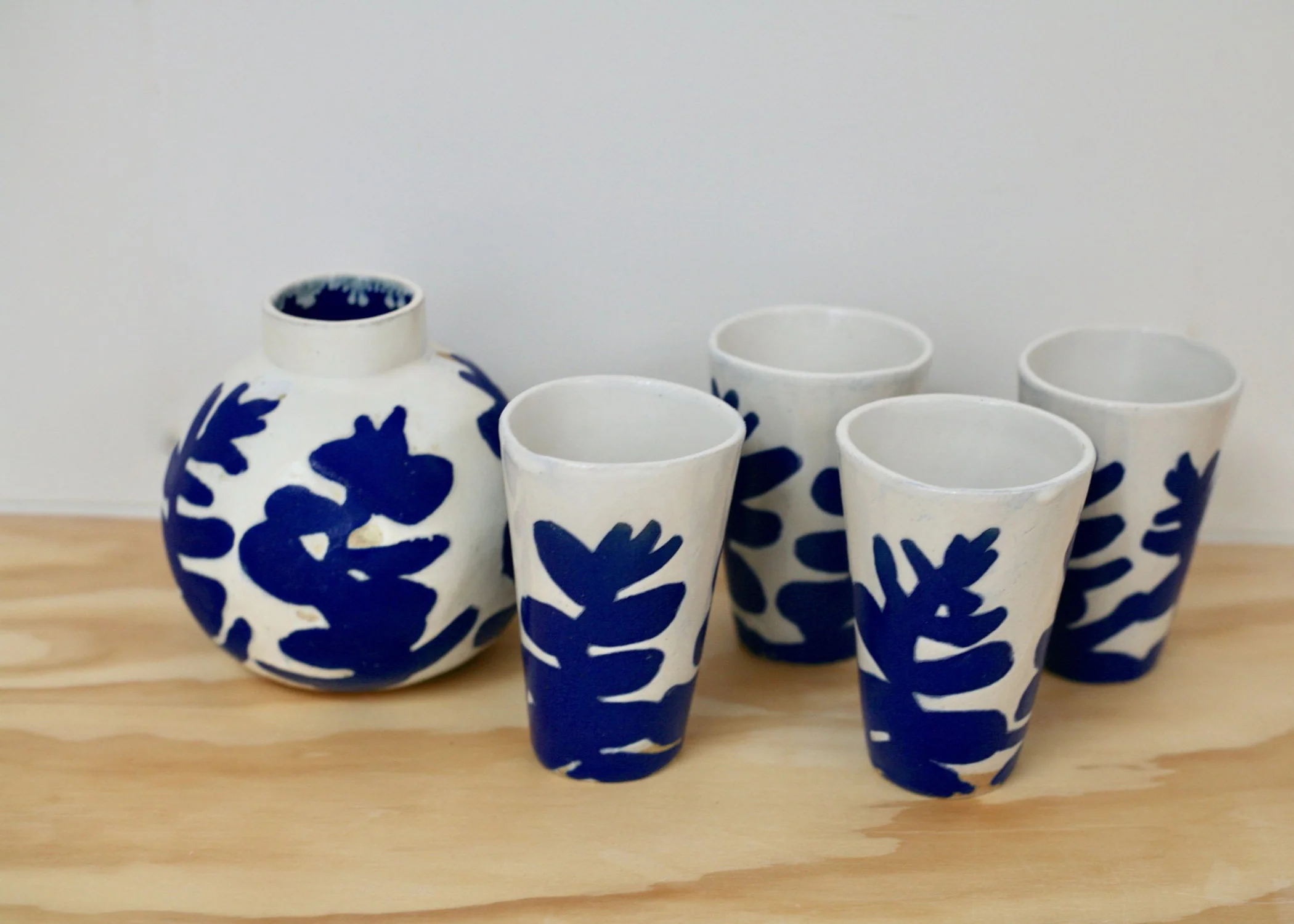 Round Porcelain Vase Blue Leaf - Image 3