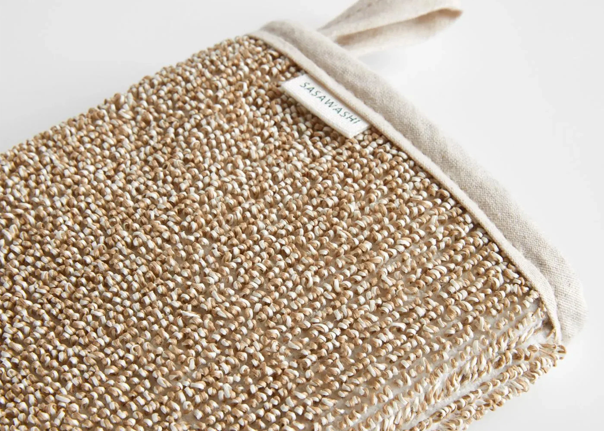 Sasawashi Deep Exfoliating Body Scrub Mitt - Image 3