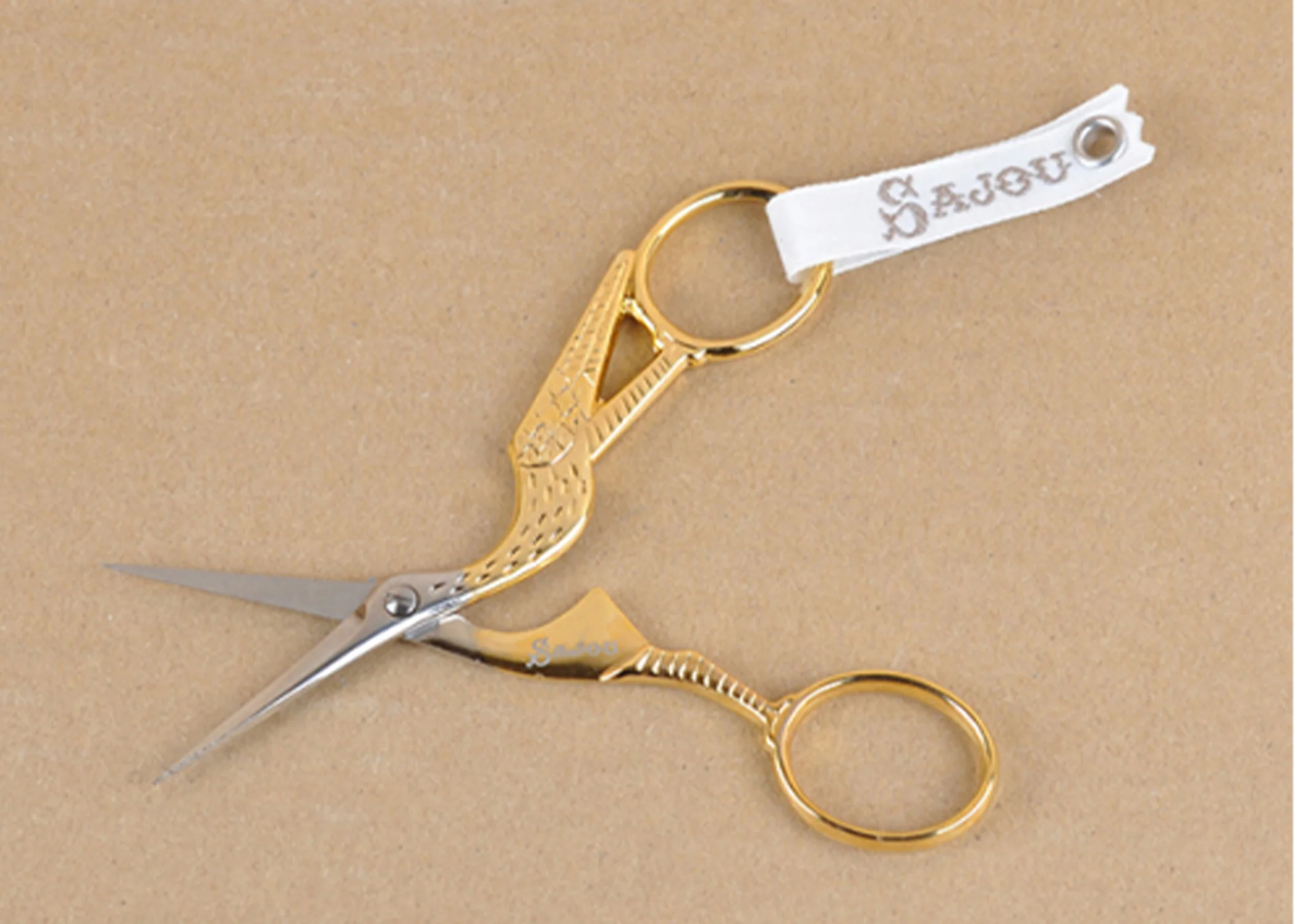 Stork Embroidery Scissors - Image 3